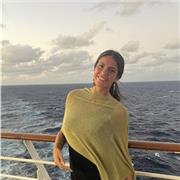 Profesora de primaria adaptada a todas las asignaturas